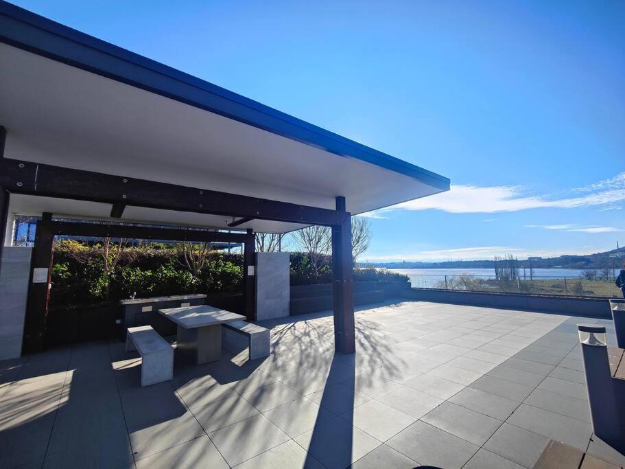 Lakeside Apartment, Walking Distance To Foreshore Kingston Esterno foto