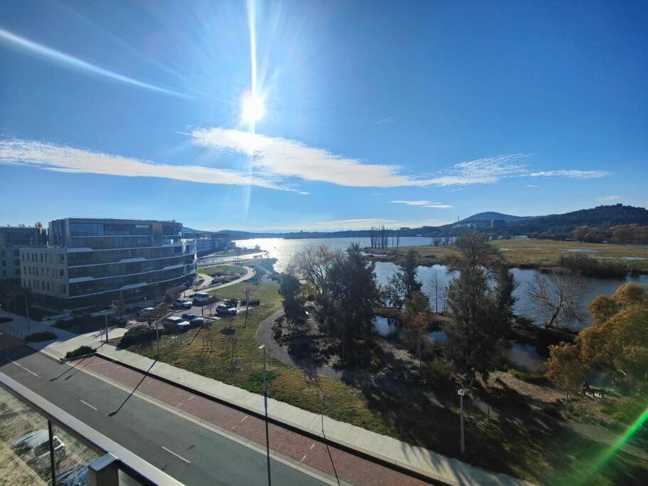 Lakeside Apartment, Walking Distance To Foreshore Kingston Esterno foto